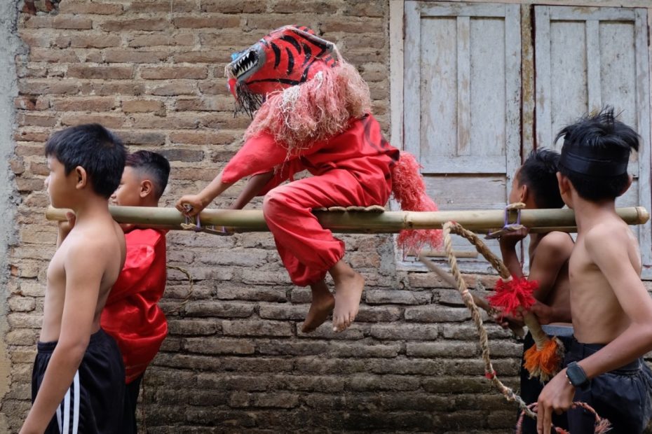 Permainan tradisional Desa Bigaran -Barongan 1
