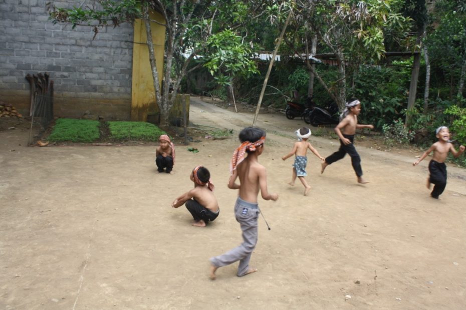 Permainan tradisional Desa Bigaran -candak ndodok