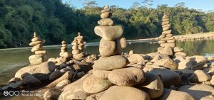 Permainan tradisional dan olahraga rakyat - Desa Borobudur - permianan keseimbangan