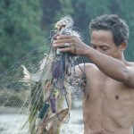 Potensi ekonomi - Desa Borobudur - Memancing ikan di Kali Progo
