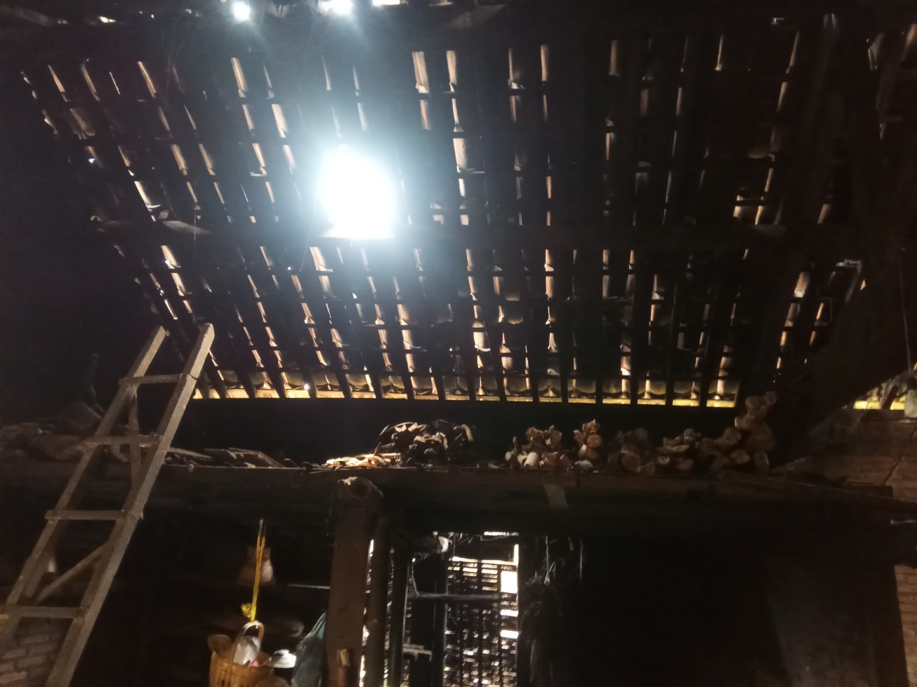 teknologi tradisional pogo pawon - Desa Bigaran Borobudur - tempat penyimpan bahan makanan