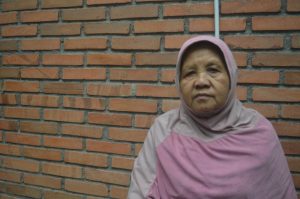 Ibu Siti Marfu'ah, narasumber istilah gaib 'Ora Ilok', desa Bumiharjo 1