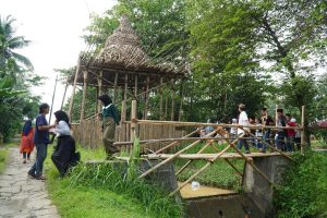 Proses dibalik jembatan stupa -Fest pitutur bambu borobudur DSC07654