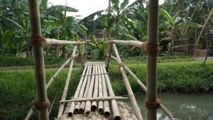 Proses dibalik jembatan stupa -Fest pitutur bambu borobudur Jembatan penghubung dari bambu