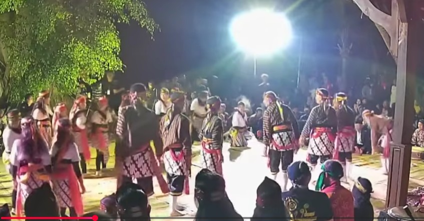 'Mangsa Kasa' oleh Gatholoco Laras Madya Giritengah